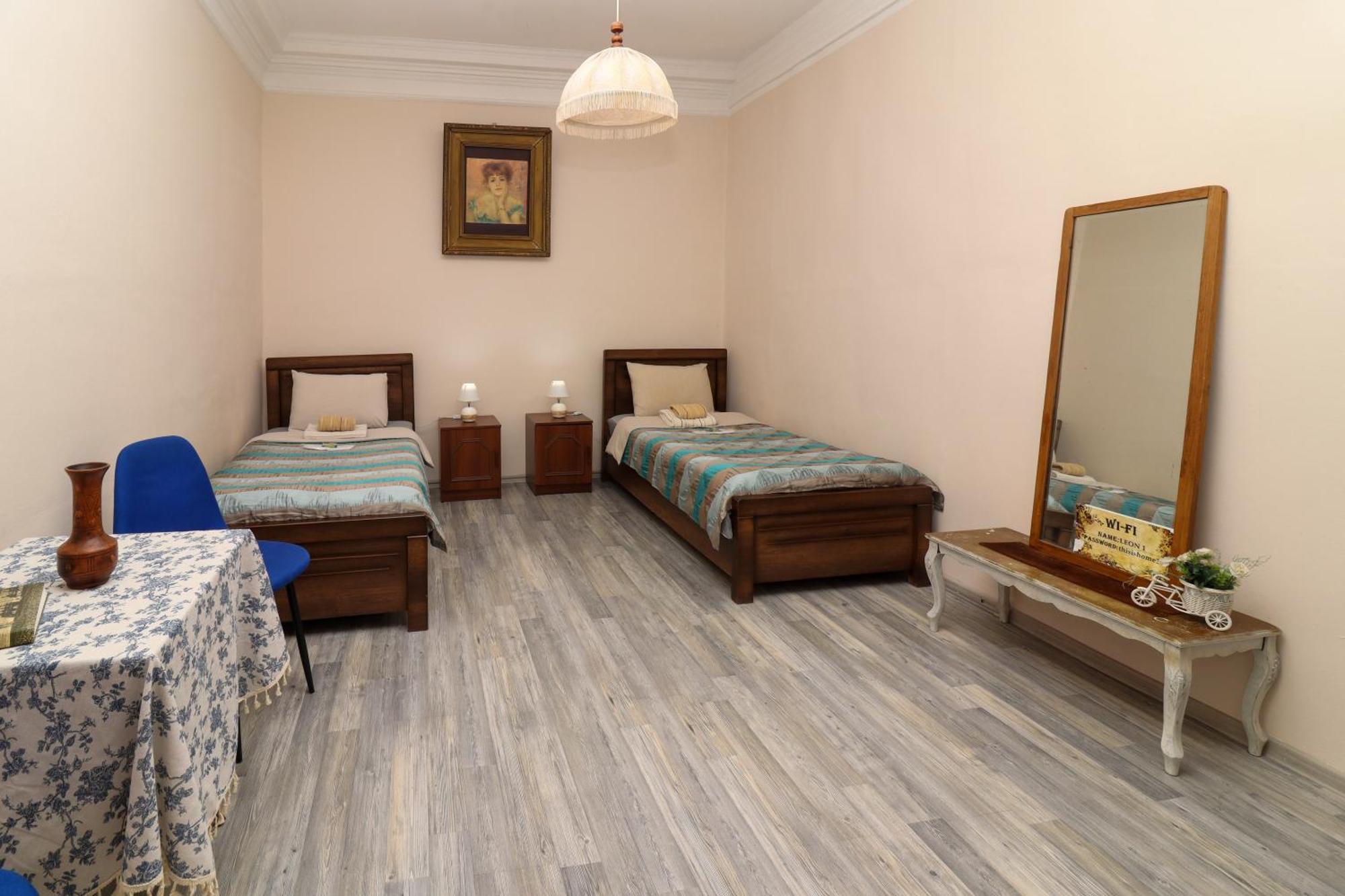 Leon Rooms Тбилиси Екстериор снимка